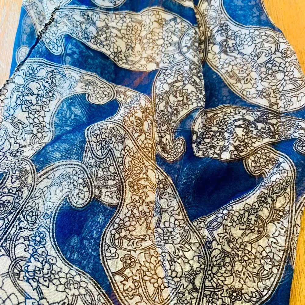 Elegant Blue Paisley infinity Scarf